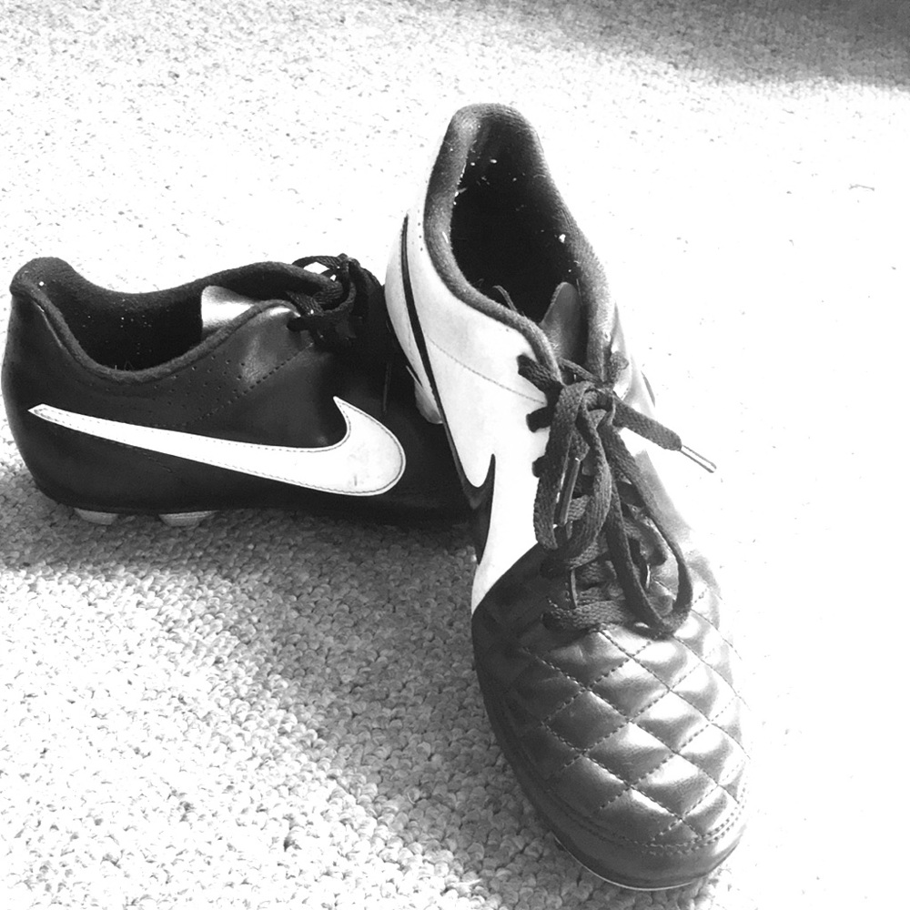 Cleats, 38 Euro 5.5 Y USA barely used, almost new